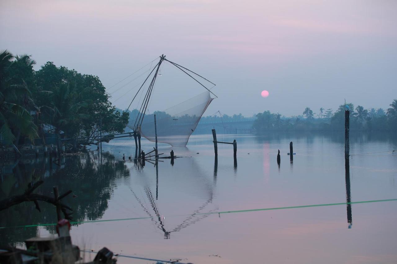 Nihara Resort And Spa Cochin Kochi Екстериор снимка