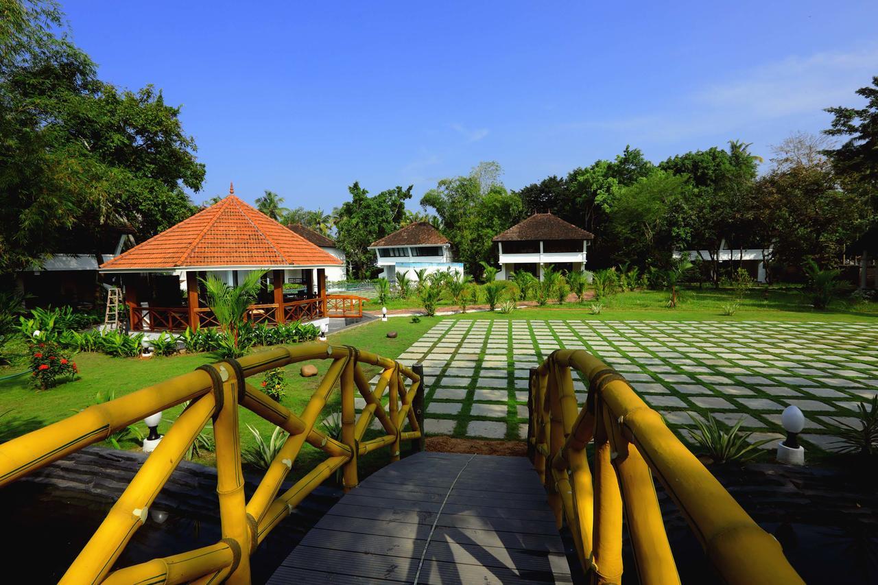 Nihara Resort And Spa Cochin Kochi Екстериор снимка