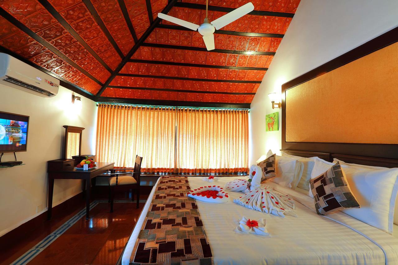 Nihara Resort And Spa Cochin Kochi Екстериор снимка