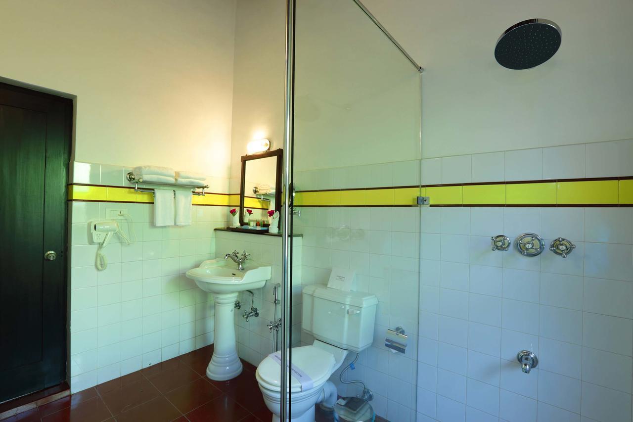 Nihara Resort And Spa Cochin Kochi Екстериор снимка
