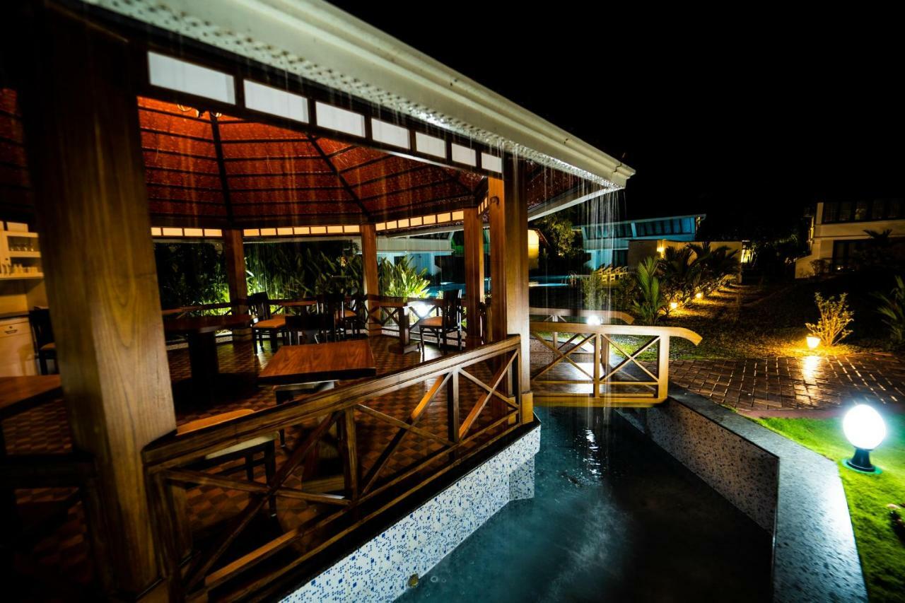 Nihara Resort And Spa Cochin Kochi Екстериор снимка