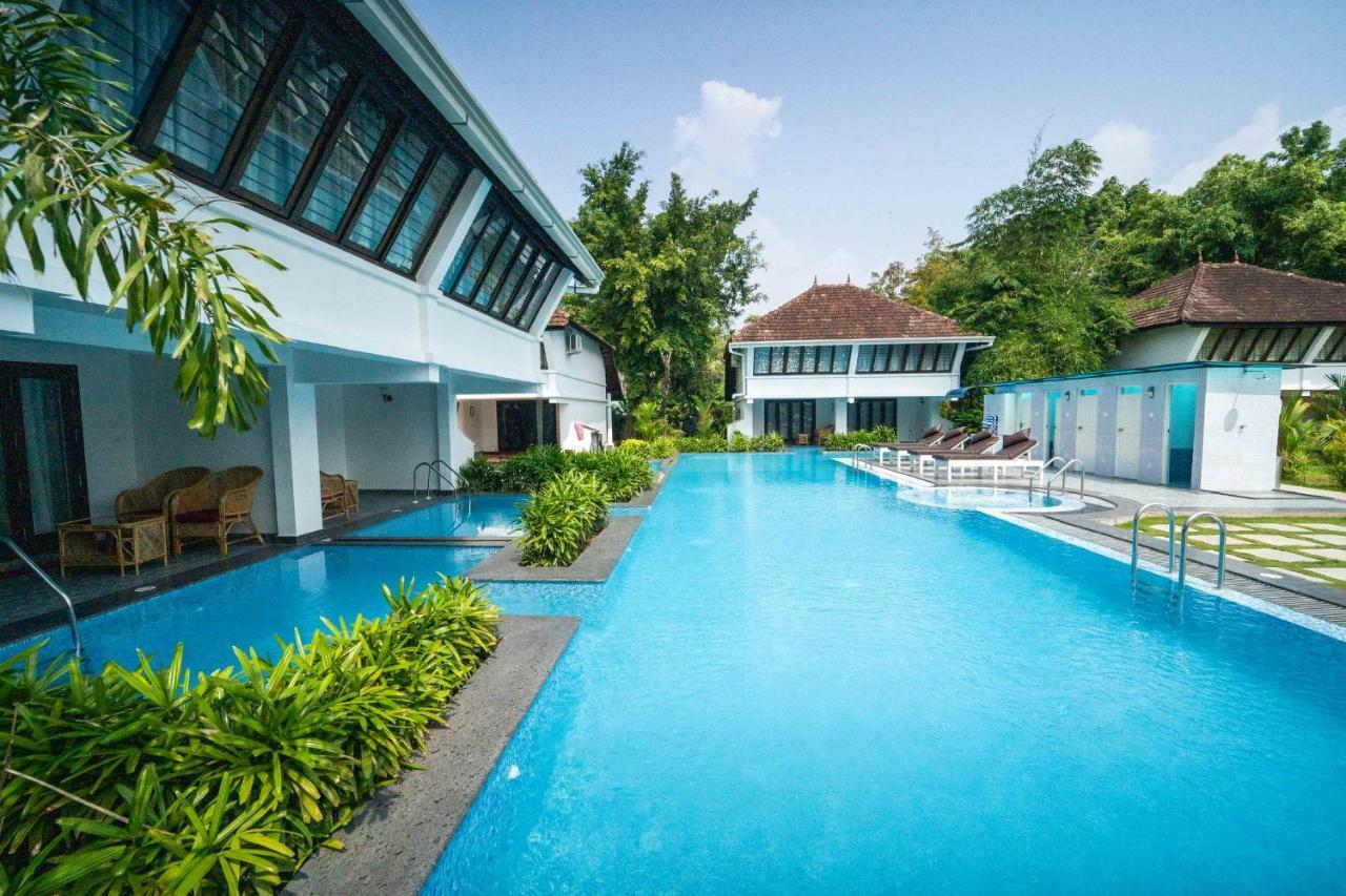 Nihara Resort And Spa Cochin Kochi Екстериор снимка