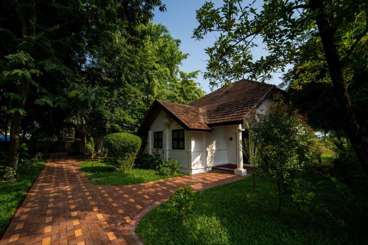 Nihara Resort And Spa Cochin Kochi Екстериор снимка