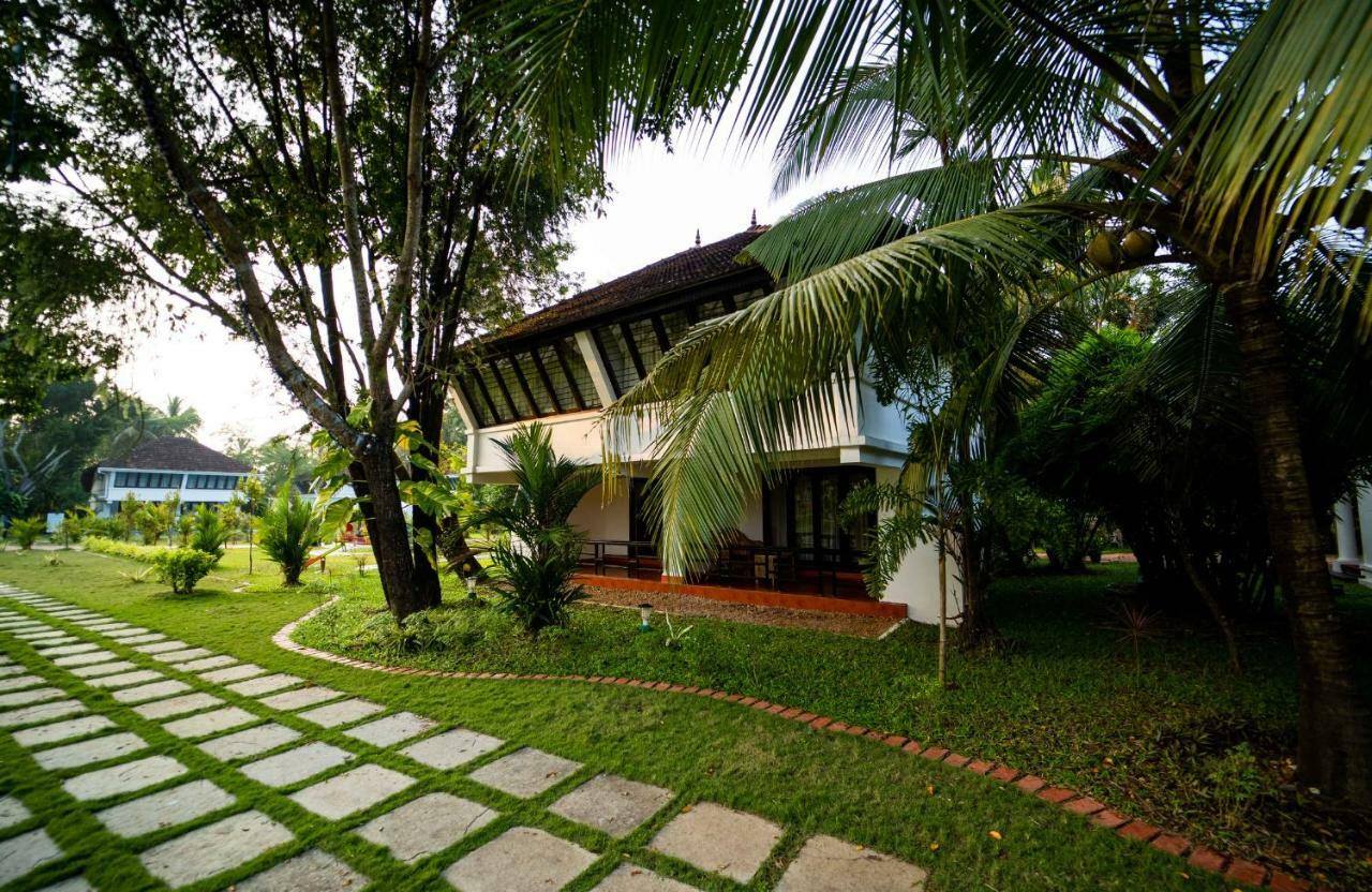 Nihara Resort And Spa Cochin Kochi Екстериор снимка