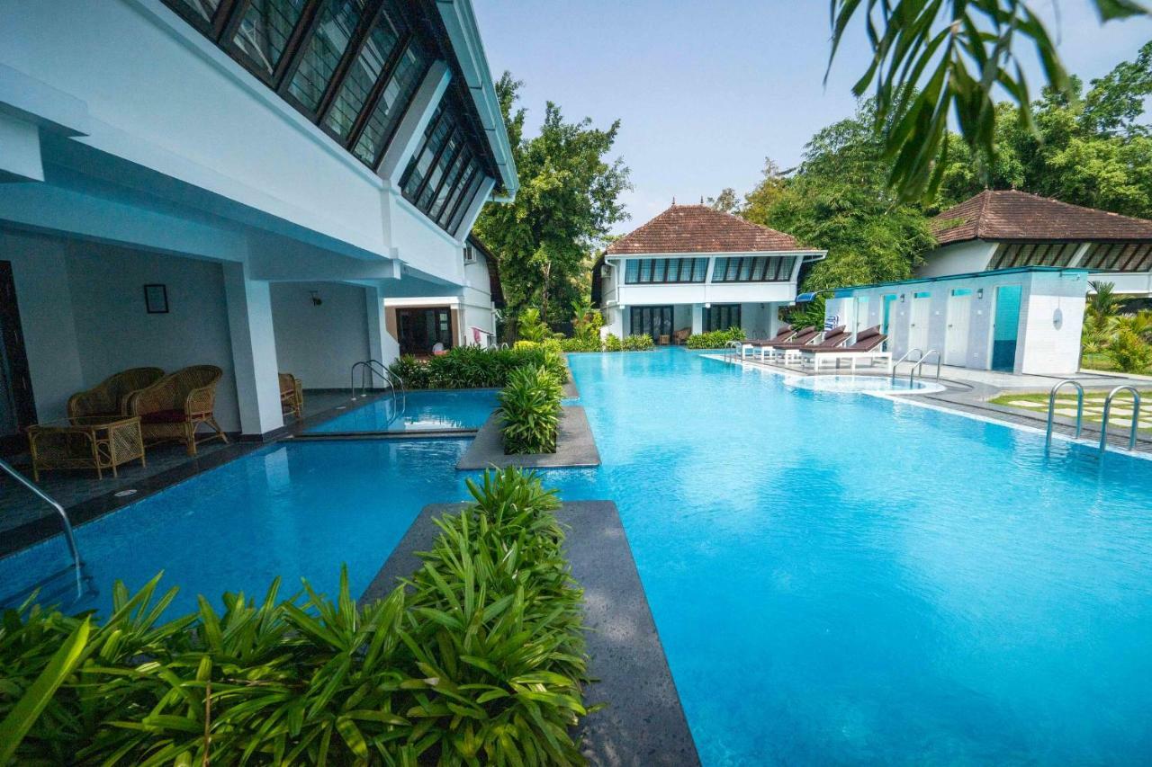 Nihara Resort And Spa Cochin Kochi Екстериор снимка