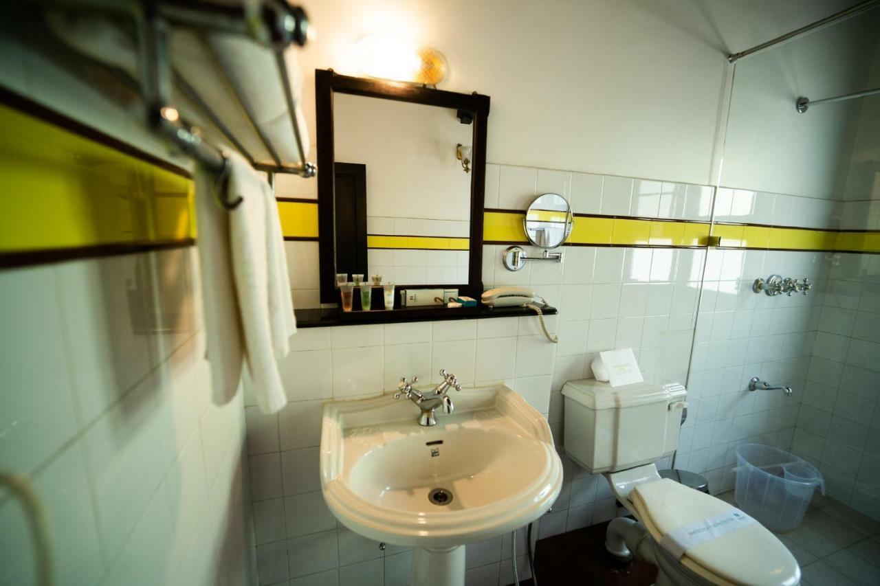 Nihara Resort And Spa Cochin Kochi Екстериор снимка
