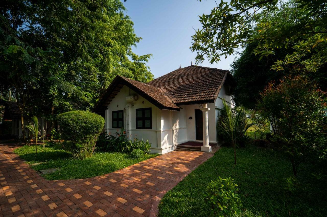 Nihara Resort And Spa Cochin Kochi Екстериор снимка