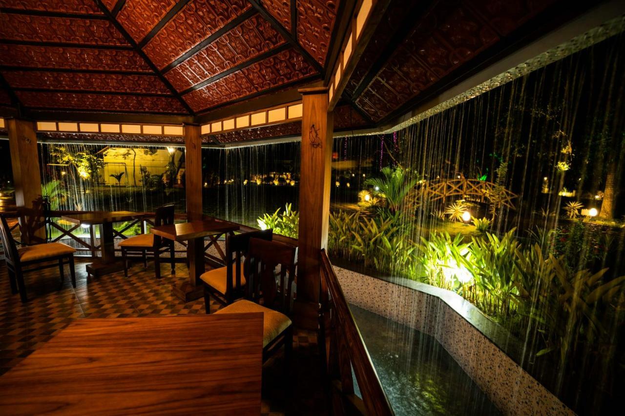 Nihara Resort And Spa Cochin Kochi Екстериор снимка