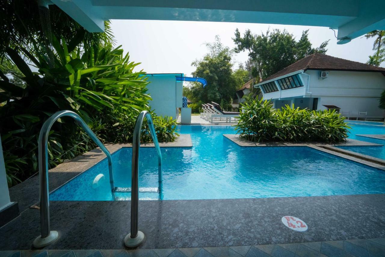 Nihara Resort And Spa Cochin Kochi Екстериор снимка
